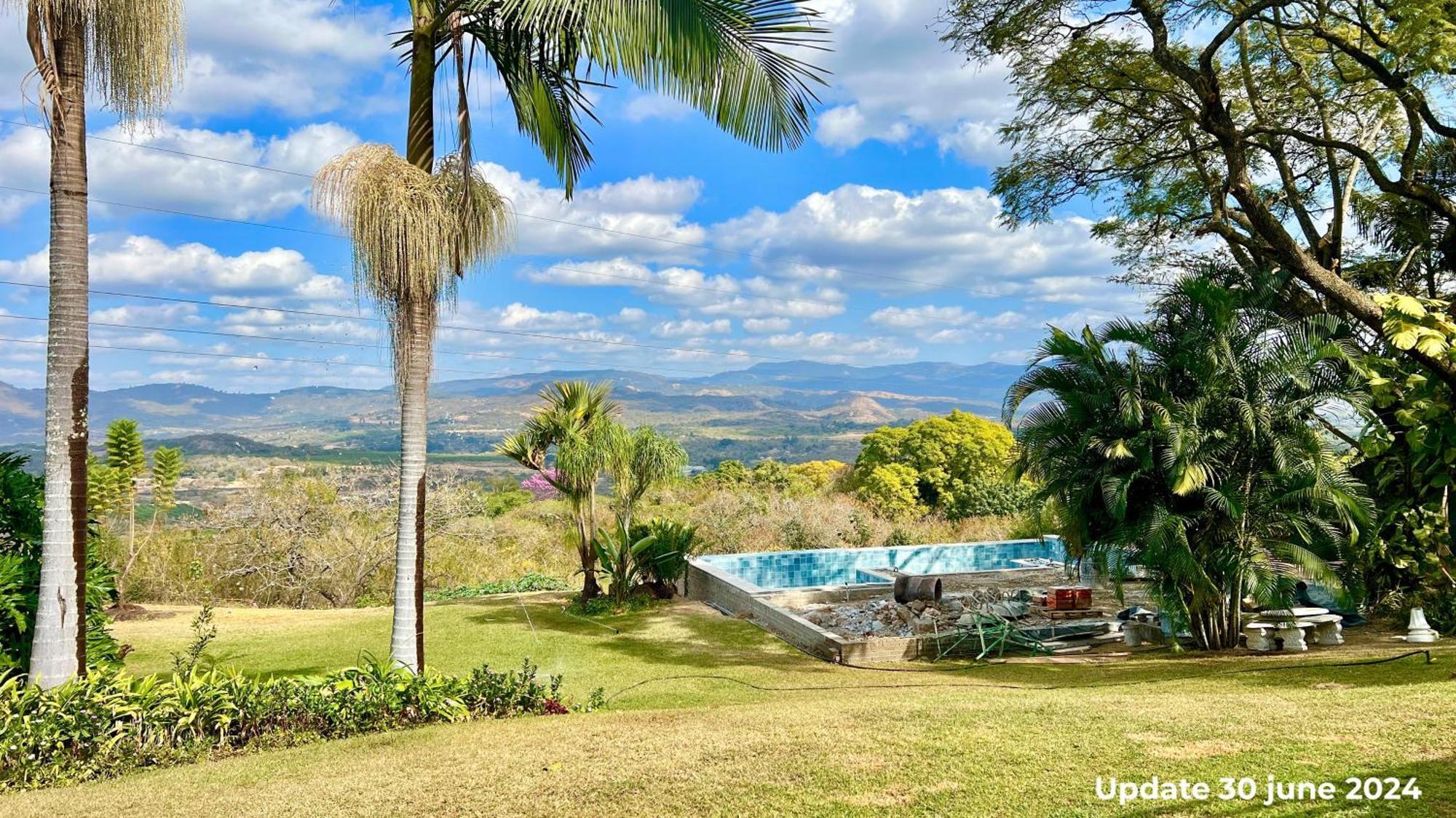 Loerieroep Estate - Mountainview Selfcatering Accommodation Nelspruit ネルスプロイト エクステリア 写真