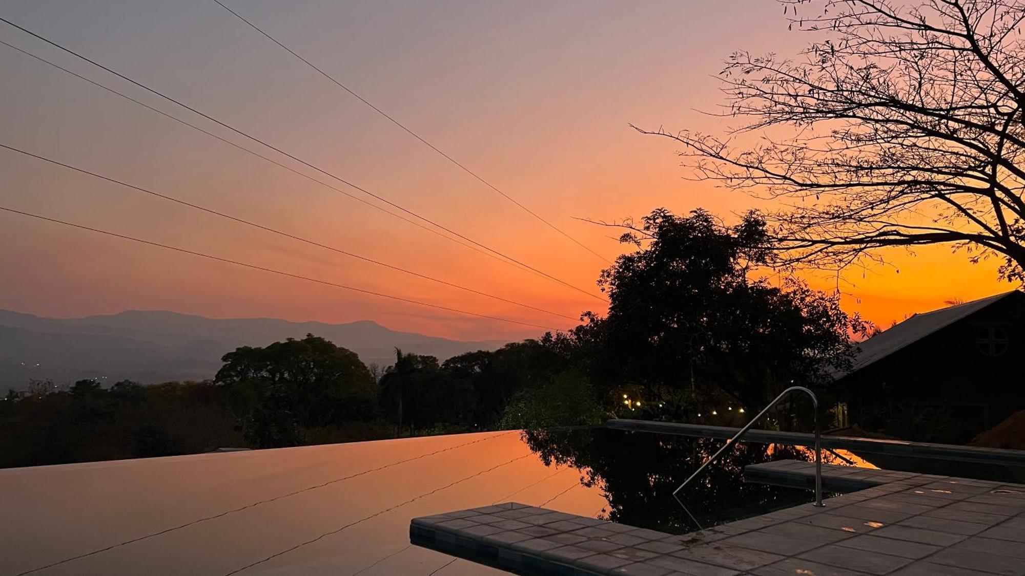 Loerieroep Estate - Mountainview Selfcatering Accommodation Nelspruit ネルスプロイト エクステリア 写真