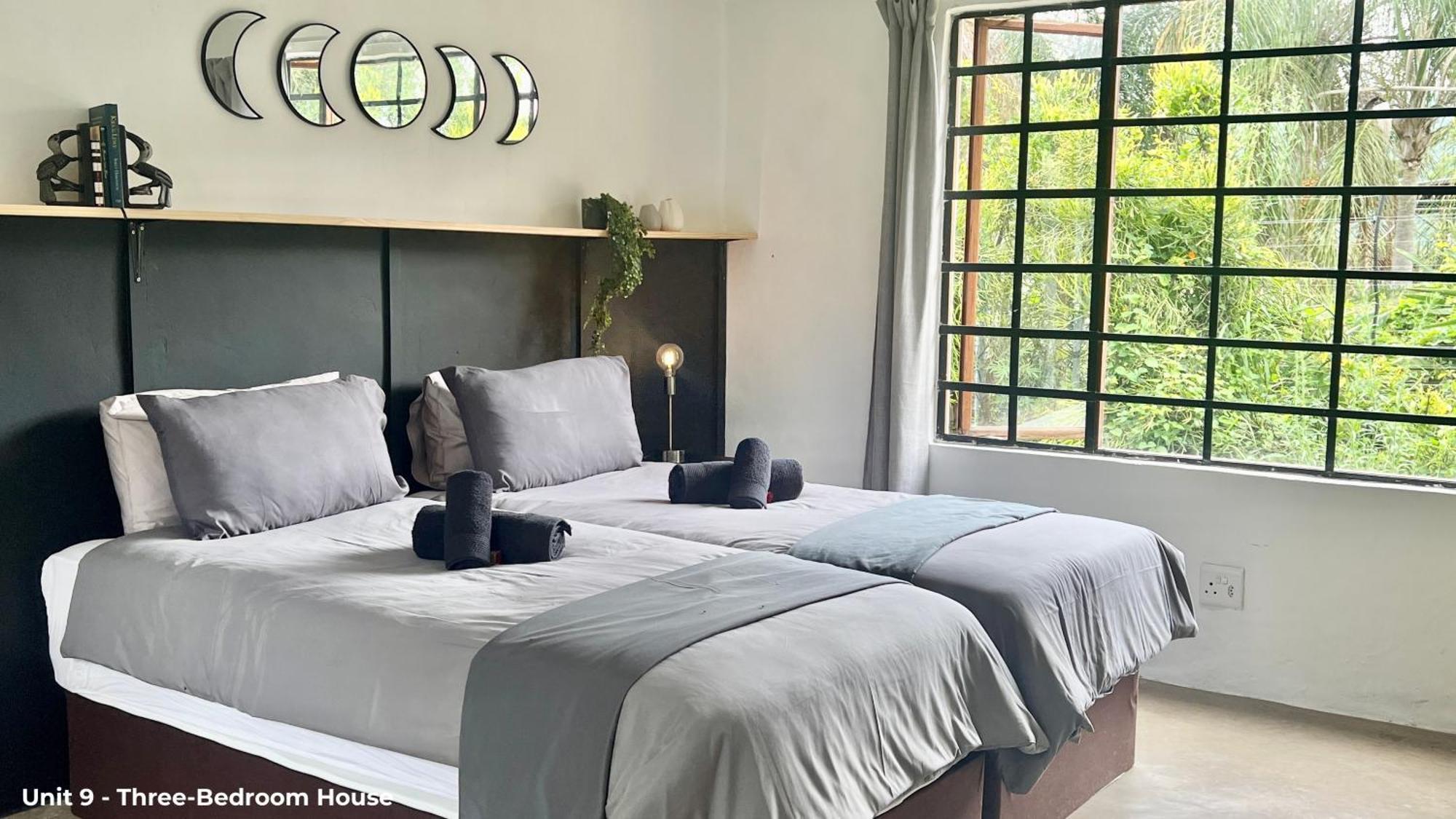 Loerieroep Estate - Mountainview Selfcatering Accommodation Nelspruit ネルスプロイト エクステリア 写真