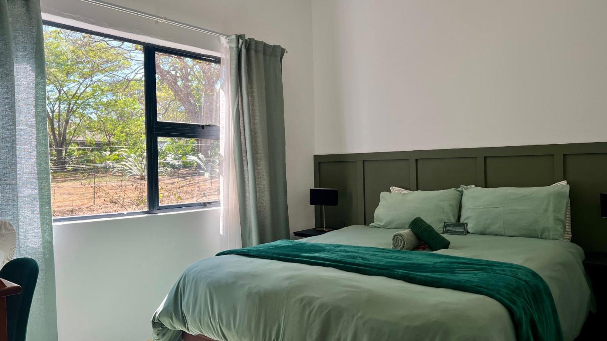Loerieroep Estate - Mountainview Selfcatering Accommodation Nelspruit ネルスプロイト エクステリア 写真