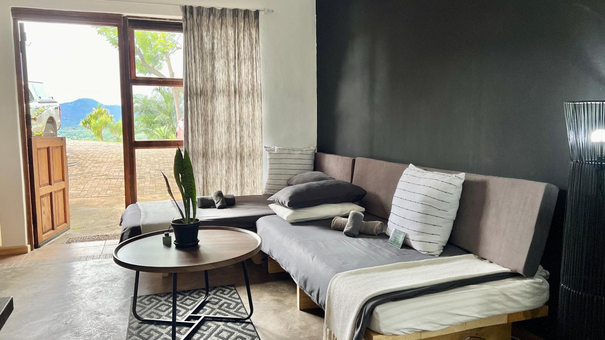 Loerieroep Estate - Mountainview Selfcatering Accommodation Nelspruit ネルスプロイト エクステリア 写真