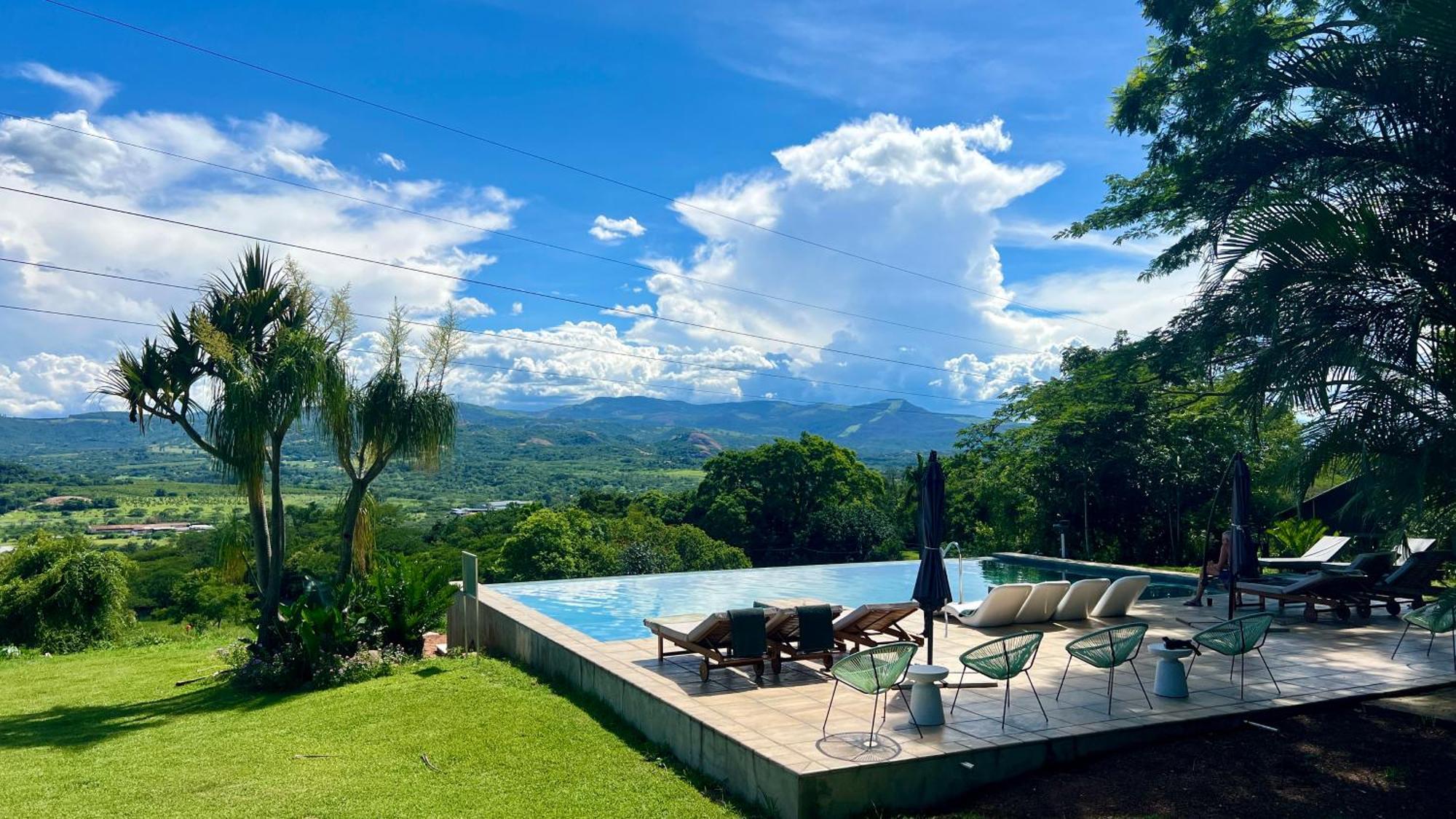 Loerieroep Estate - Mountainview Selfcatering Accommodation Nelspruit ネルスプロイト エクステリア 写真